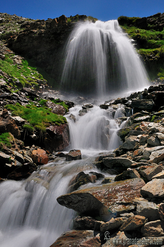 Cascada en la cabecera del río San Juan 2 . Paisajes de Sierra Nevada