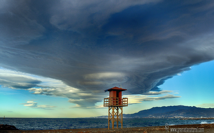 Lenticulares sobre Torrenueva (Motril)