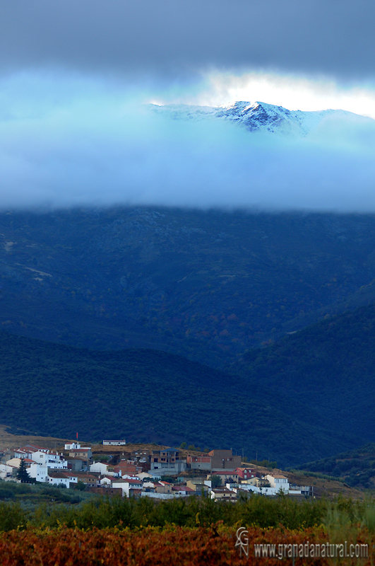 Lugros . Pueblos de Granada