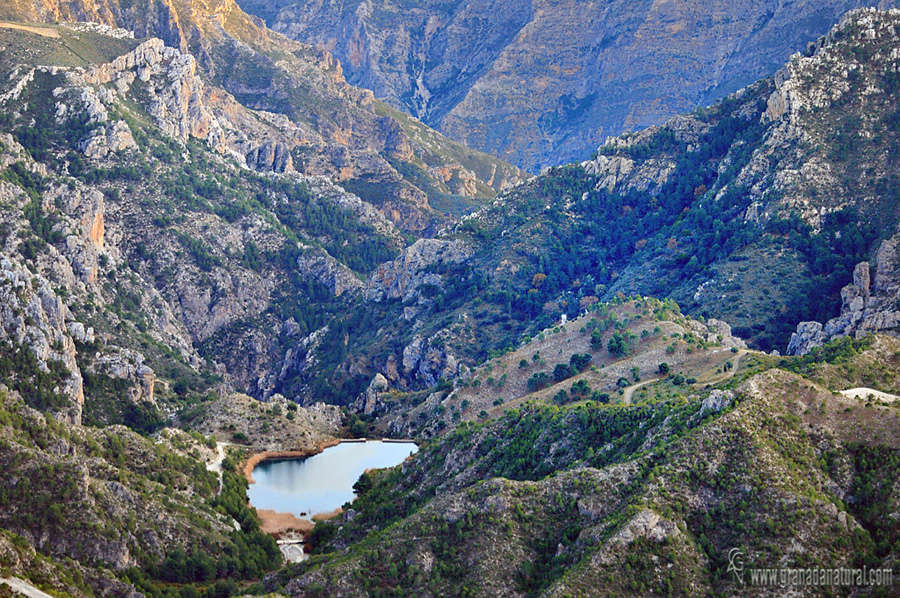 Pantaneta de Funes y Sierra de Cazulas.Paisajes de Granada