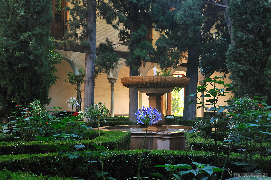 Patio de Lindaraja (Alhambra de Granada)