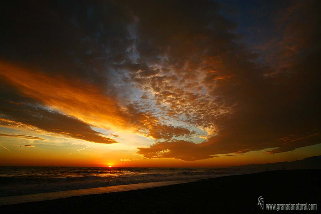 Atardecer playa poniente Motril